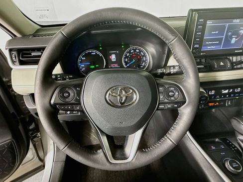 Used 2021 Toyota RAV4 XLE Premium AWD/4WD image 11