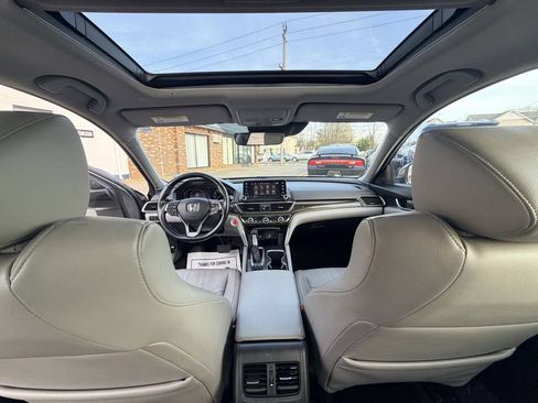 Used 2018 Honda Accord Touring image 39