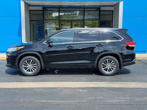 Used 2018 Toyota Highlander XLE AWD/4WD image 1