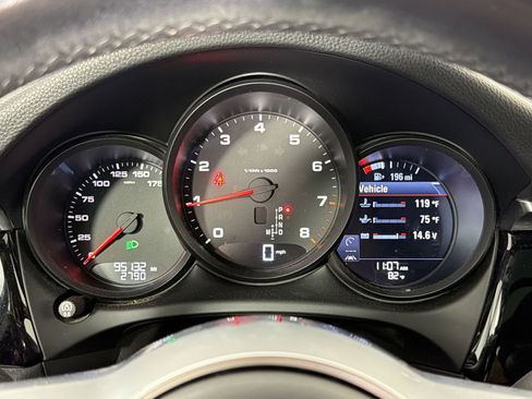 Used 2020 Porsche Macan AWD/4WD image 29