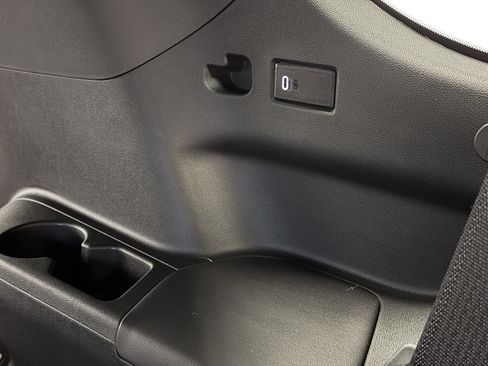 Used 2023 GMC Yukon Denali Ultimate image 35