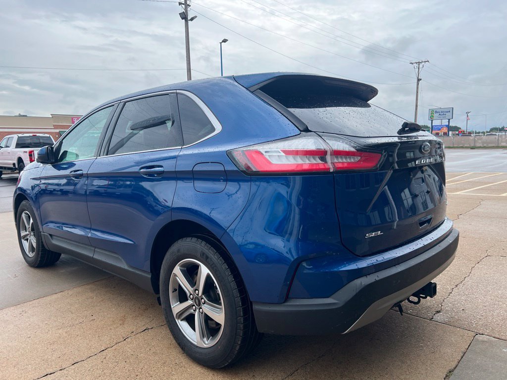 Used 2023 Ford Edge SEL w/ Convenience Package AWD/4WD image 4