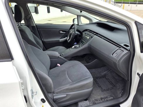 Used 2010 Toyota Prius Two FWD image 15