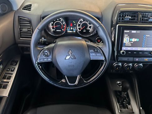 Used 2025 Mitsubishi Outlander Sport SE AWD/4WD image 14