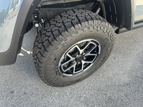 New 2026 Jeep Gladiator Rubicon w/ Steel Power Dome Hood Package AWD/4WD image 24