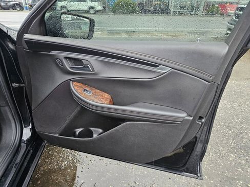 Used 2014 Chevrolet Impala LT w/ Convenience Package image 11