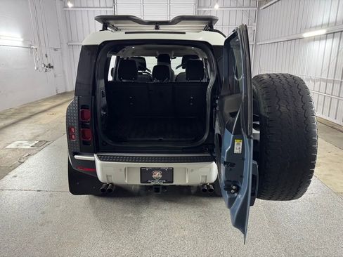 Used 2022 Land Rover Defender 110 image 55