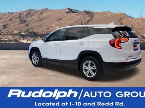 Used 2024 GMC Terrain SLE image 3