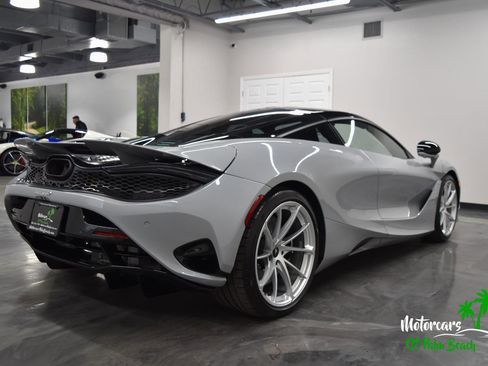 Used 2025 McLaren 750S image 15