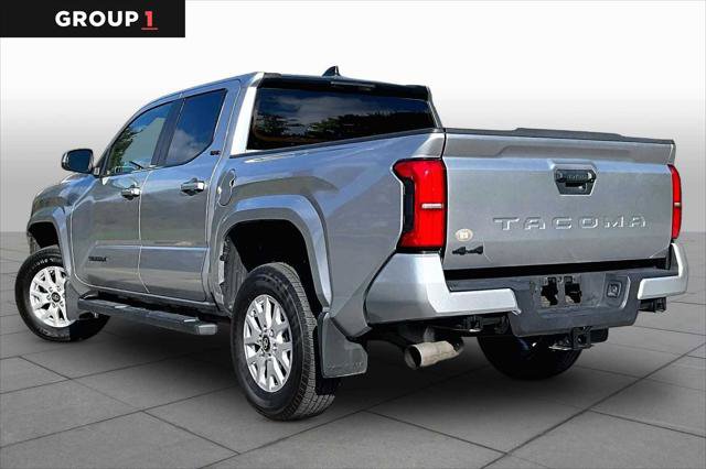 Certified 2025 Toyota Tacoma SR5 AWD/4WD image 13