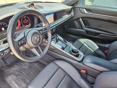 Certified 2025 Porsche 911 Carrera image 4