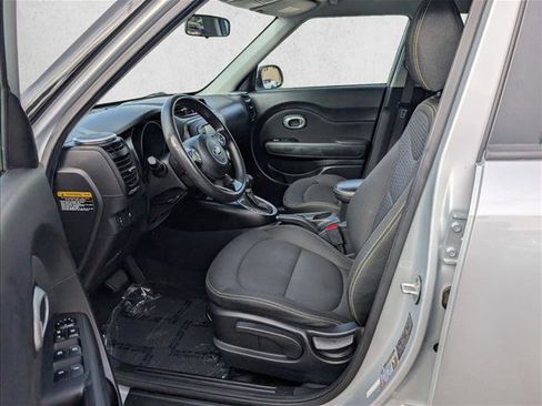 Used 2016 Kia Soul + FWD image 14