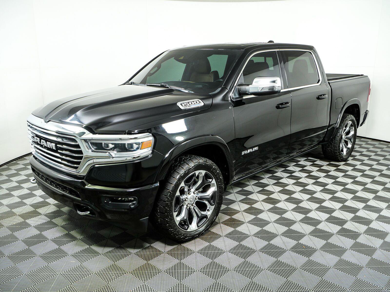 Used 2023 RAM 1500 Limited AWD/4WD image 1