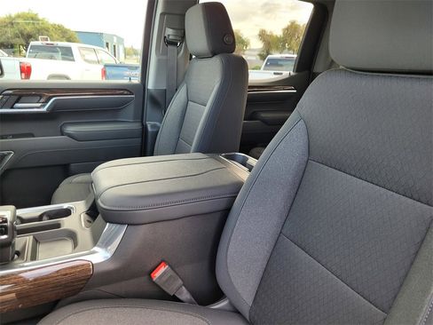 New 2026 GMC Sierra 1500 Elevation image 12
