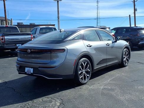 Used 2023 Toyota Crown XLE image 2