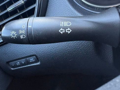 Used 2017 Nissan Rogue S AWD/4WD image 28