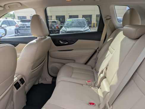 Used 2020 Nissan Rogue SL w/ Premium Package image 15