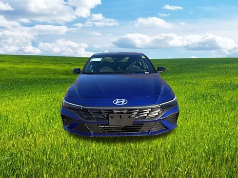 Used 2026 Hyundai Elantra Sport w/ Cargo Package image 5