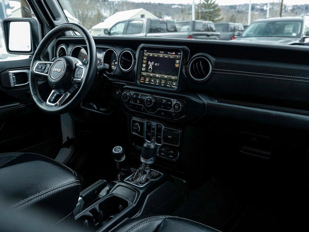 Used 2023 Jeep Wrangler Unlimited Sahara w/ Cold Weather Group AWD/4WD image 32