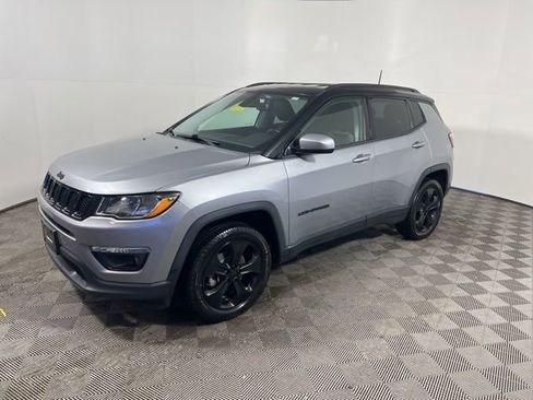 Certified 2018 Jeep Compass Latitude image 4
