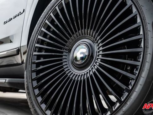 Used 2022 GMC Yukon SLT RWD image 3