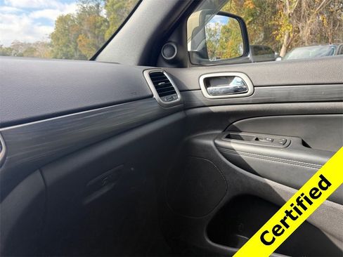 Certified 2021 Jeep Grand Cherokee Laredo image 24