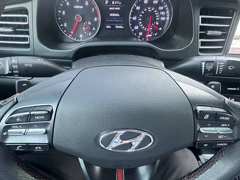 Used 2019 Hyundai Elantra Sport w/ Premium Package 03 FWD image 30