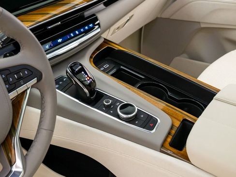 Certified 2024 Cadillac Escalade Sport Platinum w/ LPO, ONYX Package image 14