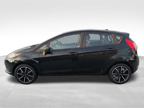 Used 2018 Ford Fiesta SE image 2