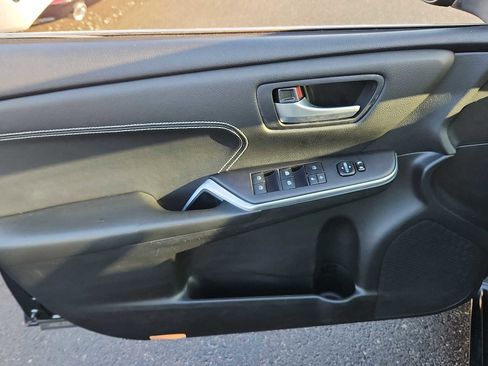 Used 2015 Toyota Camry XLE image 12