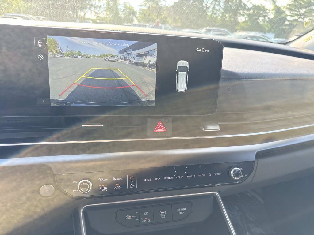 New 2027 Kia Carnival LX FWD image 10