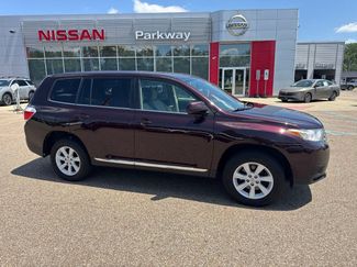 Used 2013 Toyota Highlander FWD w/ Cold Weather Pkg video 1