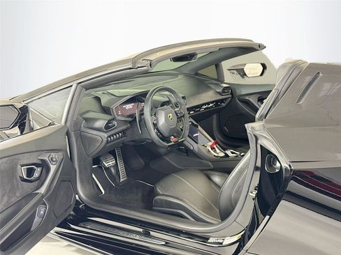 Used 2020 Lamborghini Huracan EVO image 10