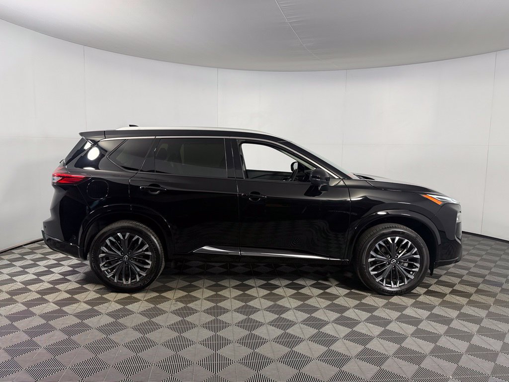 Used 2026 Nissan Rogue Platinum w/ Platinum Premium Package AWD/4WD image 3