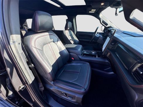 Used 2023 Ford Expedition Limited image 15