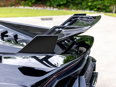 Used 2021 Lamborghini Huracan STO RWD image 15
