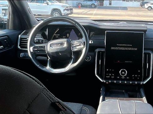 Used 2025 GMC Acadia Elevation AWD/4WD image 5