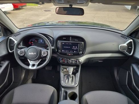 Used 2022 Kia Soul LX FWD image 11