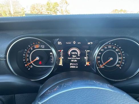 Used 2022 Jeep Wrangler Unlimited Sahara image 31