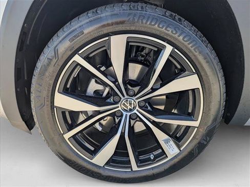 New 2026 Volkswagen Atlas Cross Sport SEL Premium R-Line AWD/4WD image 9