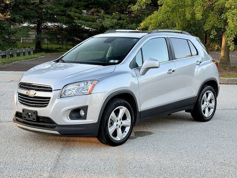 Used 2016 Chevrolet Trax LTZ AWD/4WD image 2