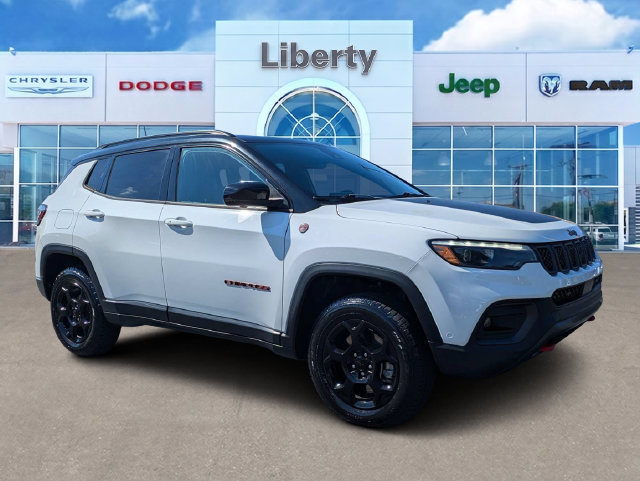 Used 2023 Jeep Compass Trailhawk w/ Trailhawk Elite Group AWD/4WD image 1
