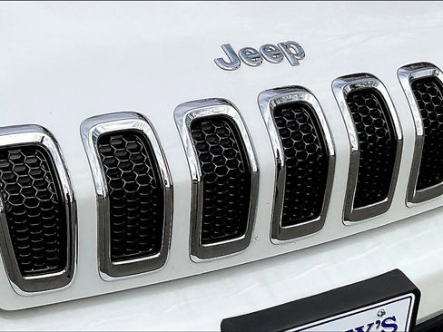 Used 2016 Jeep Cherokee Latitude w/ Cold Weather Group image 25