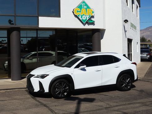 Used 2019 Lexus UX 200 F Sport w/ F Sport Premium Package image 7