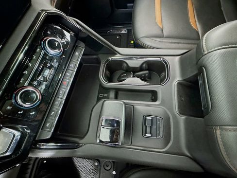 Used 2022 GMC Sierra 1500 AT4 w/ AT4 Premium Package AWD/4WD image 17