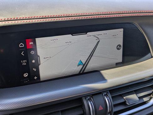 Used 2024 Alfa Romeo Stelvio AWD image 20