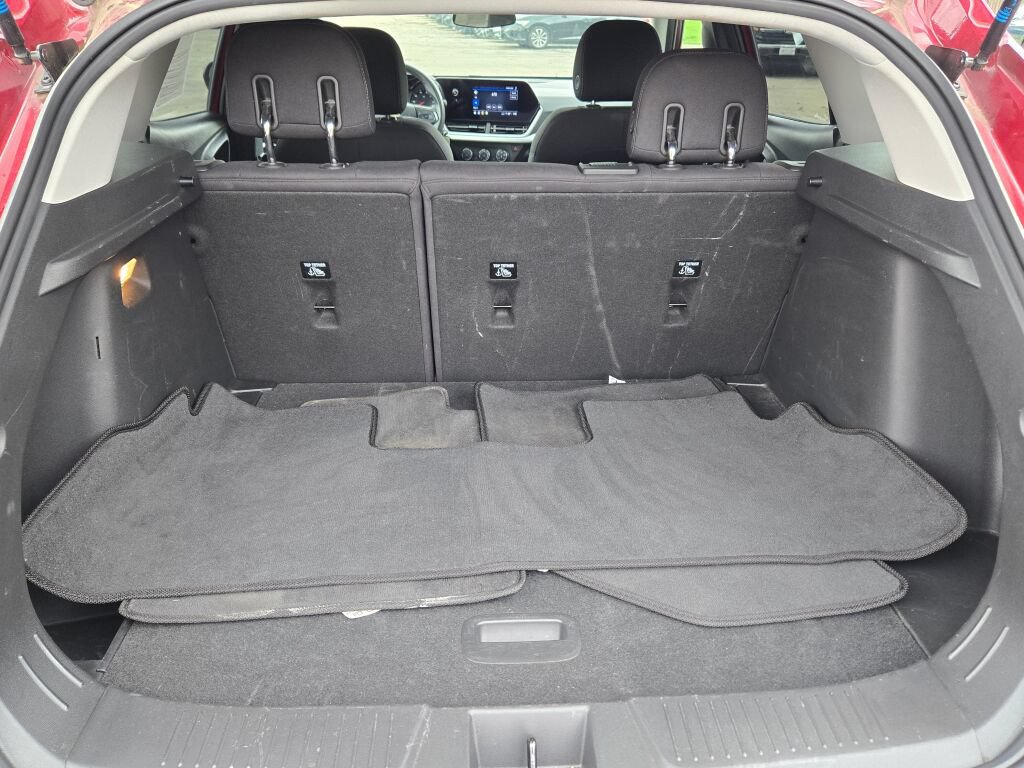 Used 2024 Chevrolet Trax LS w/ LS Convenience Package FWD image 14