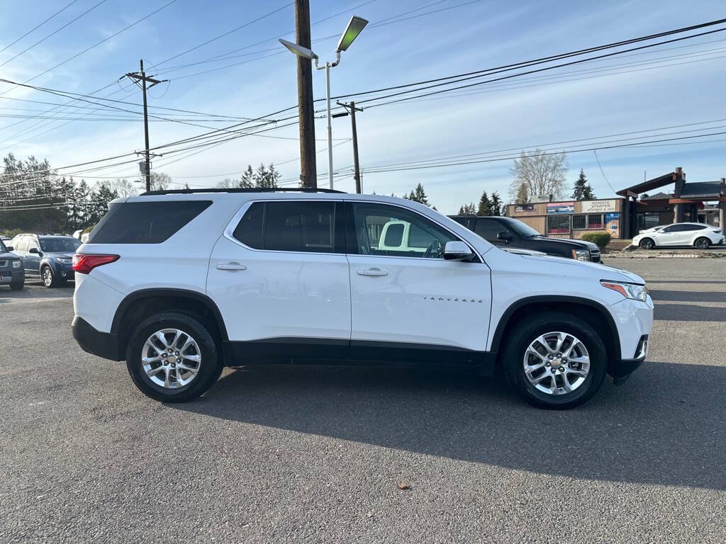 Used 2019 Chevrolet Traverse LT w/ LPO, Cargo Package AWD/4WD image 5