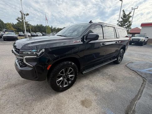 Used 2022 Chevrolet Suburban Z71 AWD/4WD image 3