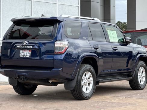 Used 2018 Toyota 4Runner SR5 Premium image 4
